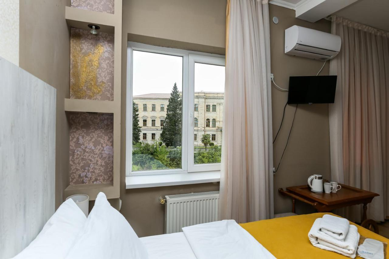 David Hotel Kutaisi Exteriör bild