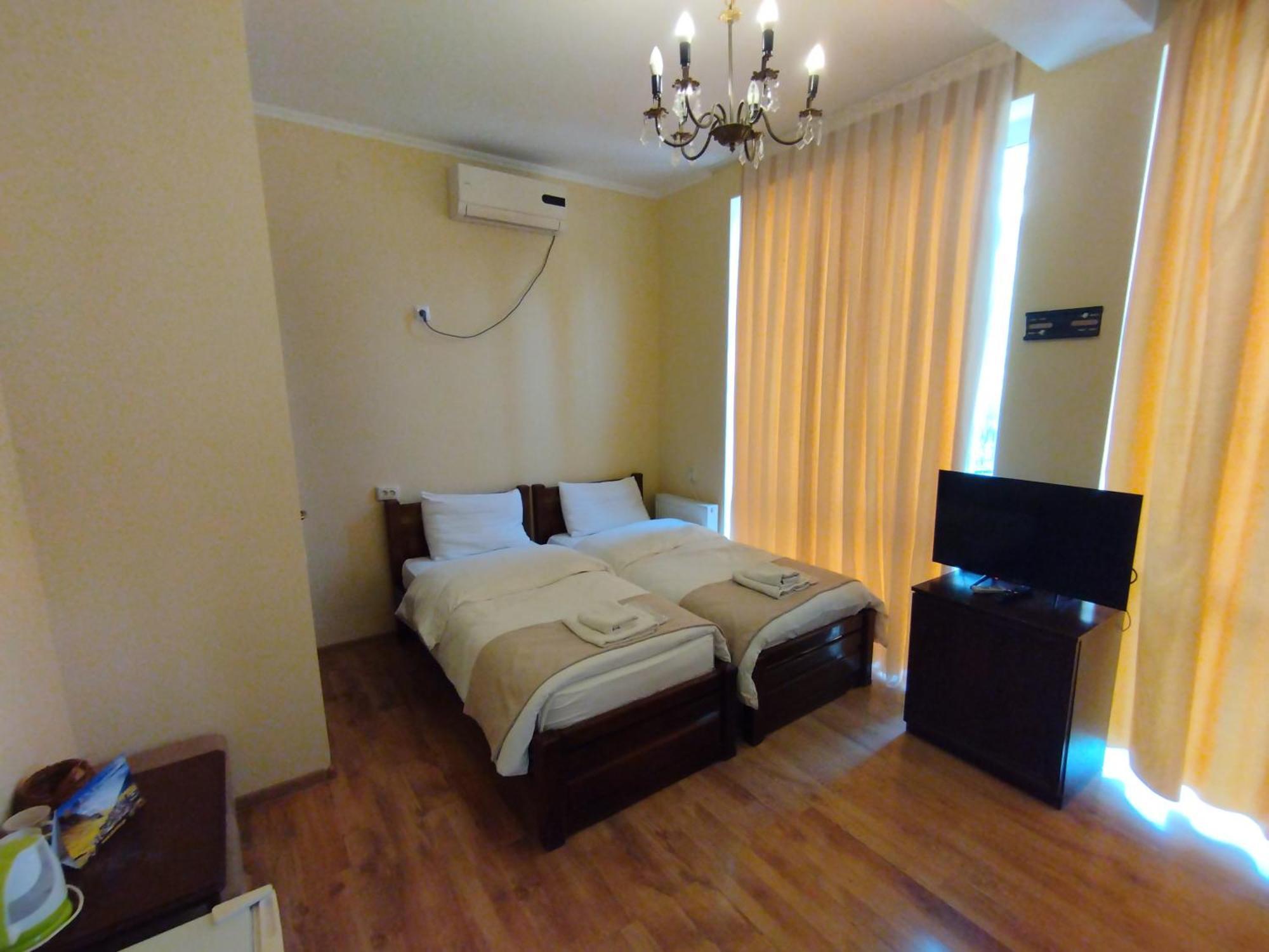 David Hotel Kutaisi Exteriör bild