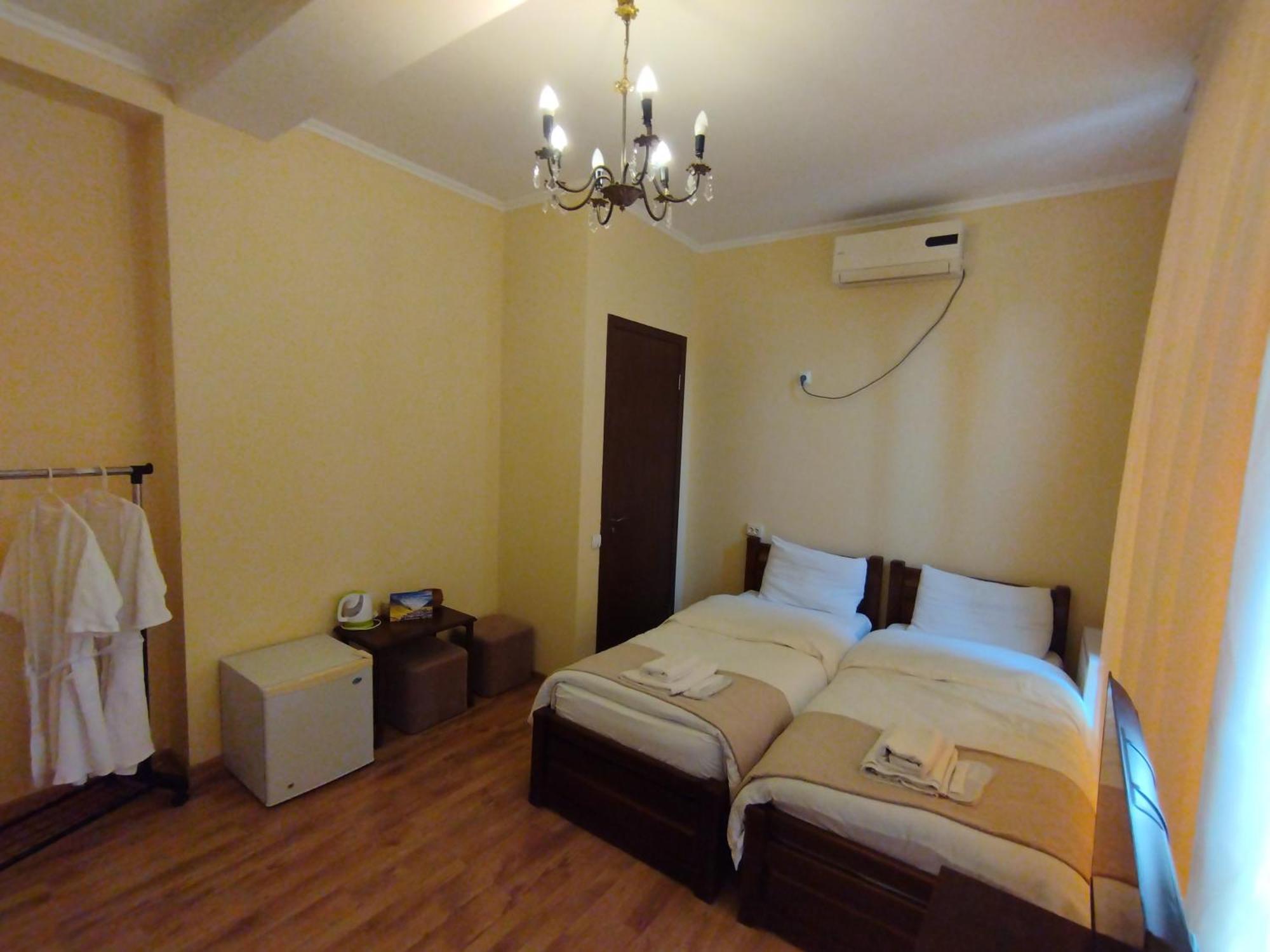 David Hotel Kutaisi Exteriör bild